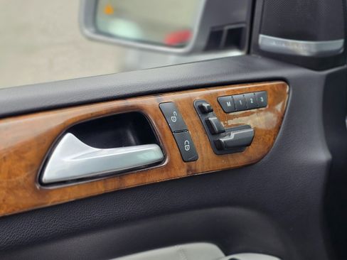 Used 2016 Mercedes-Benz GL 450 4MATIC image 26