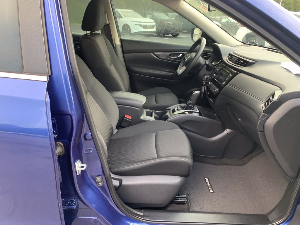 Used 2018 Nissan Rogue S AWD/4WD image 30