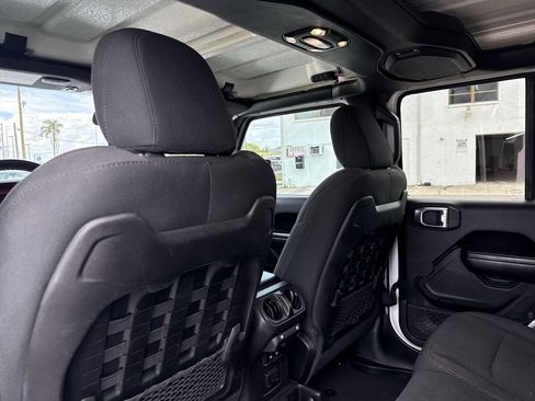 Used 2021 Jeep Wrangler Unlimited Rubicon image 26