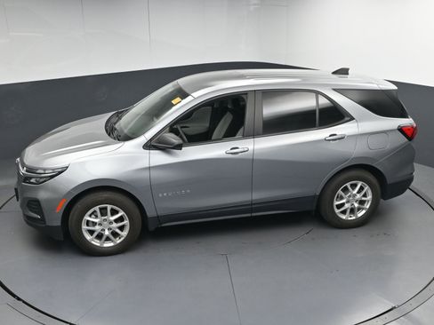 Used 2023 Chevrolet Equinox LS w/ LS Convenience Package FWD image 45