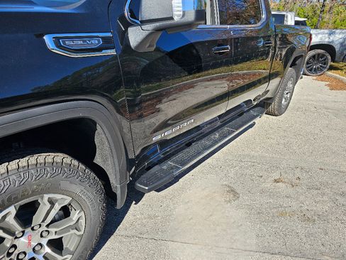 New 2026 GMC Sierra 1500 SLE image 13