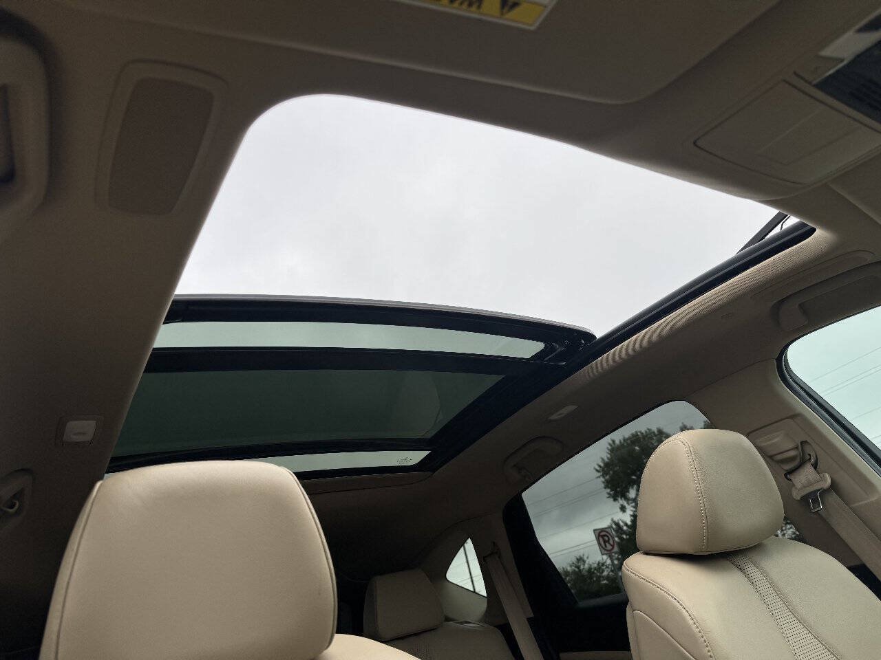 Used 2019 Acura RDX w/ Technology Package AWD/4WD image 15