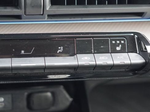 Used 2023 Toyota Prius XLE image 22