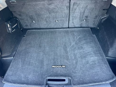 Used 2024 Nissan Rogue SV image 16