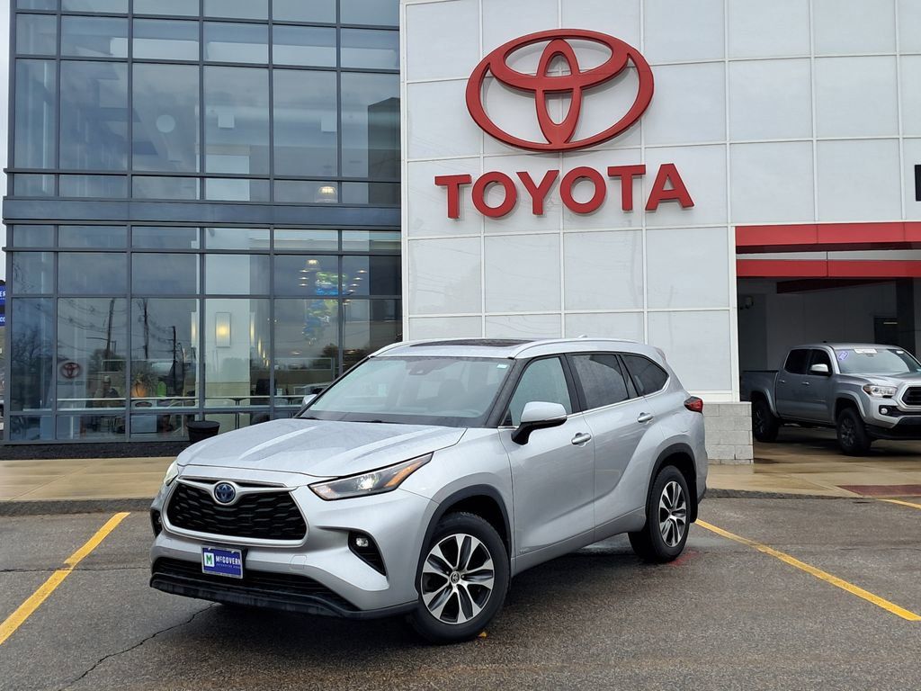 Used Toyota Highlander XSE for Sale in Manchester, NH - Autotrader