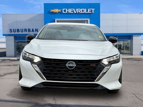 Used 2025 Nissan Sentra SR FWD image 3
