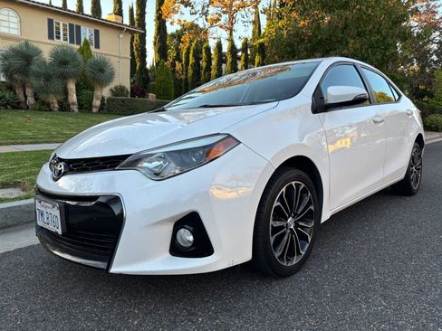 Used 2015 Toyota Corolla S image 3