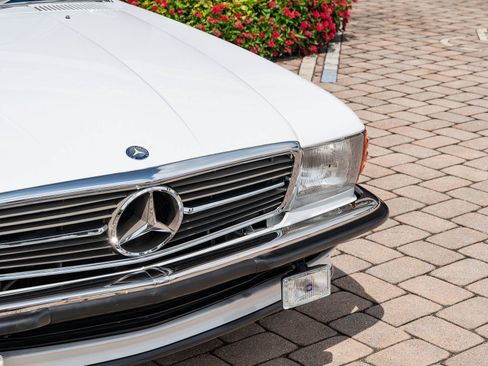 Used 1987 Mercedes-Benz 560 SL image 17