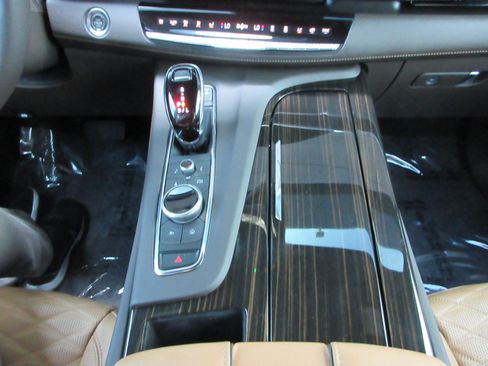 Used 2024 Cadillac Escalade Sport w/ Touring Package AWD/4WD image 50