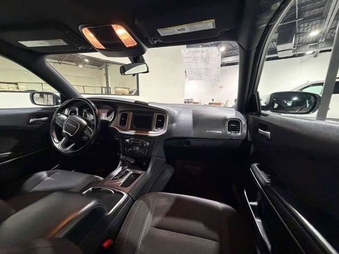 Used 2022 Dodge Charger SXT image 18