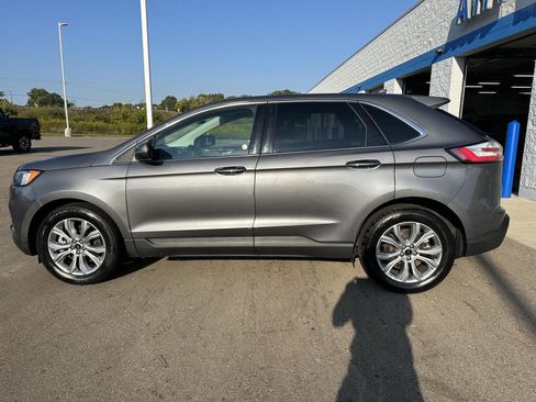 Used 2024 Ford Edge Titanium image 3