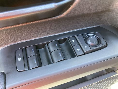 Certified 2024 Toyota Tacoma SR5 image 15