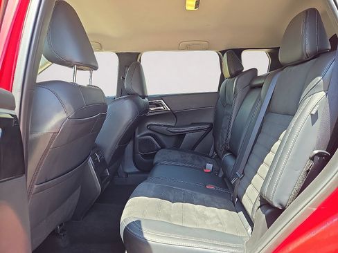 Used 2024 Mitsubishi Outlander SE Black Edition AWD/4WD image 16