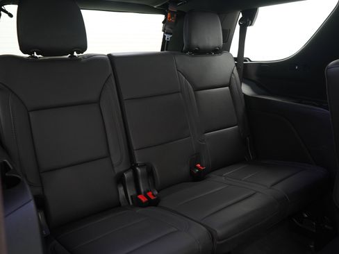 Used 2023 Chevrolet Tahoe LT w/ Luxury Package AWD/4WD image 16