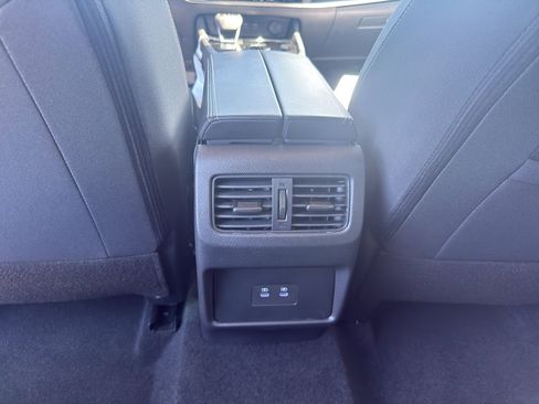 Certified 2026 Nissan Rogue SV AWD/4WD image 31