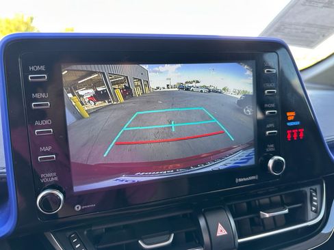 Used 2022 Toyota C-HR XLE image 19