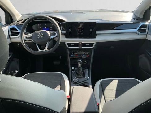 New 2025 Volkswagen Taos SE image 10