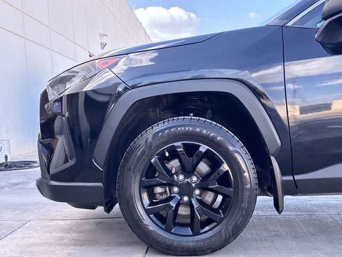 Used 2021 Toyota RAV4 LE FWD image 14