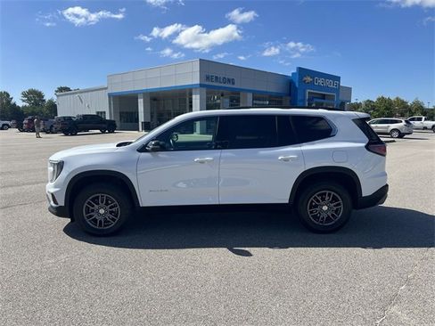 Used 2025 GMC Acadia Elevation image 5