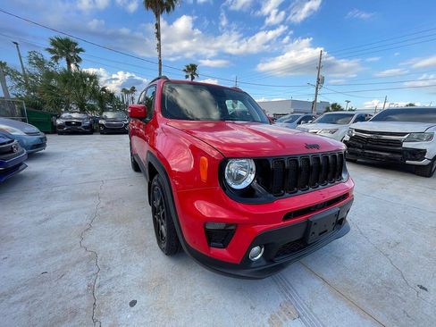 Used 2020 Jeep Renegade Altitude FWD image 3