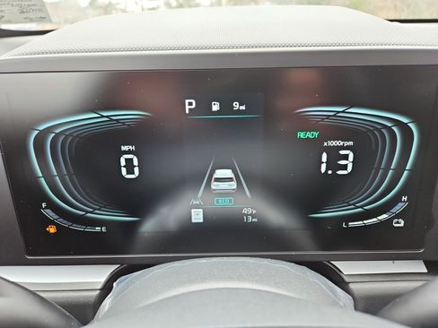 Used 2025 Kia Niro LX FWD image 24