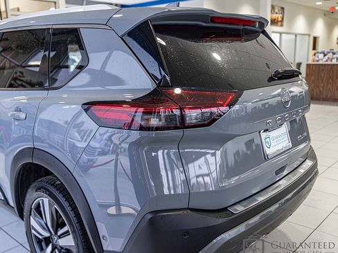 Used 2022 Nissan Rogue SL w/ SL Premium Package image 15