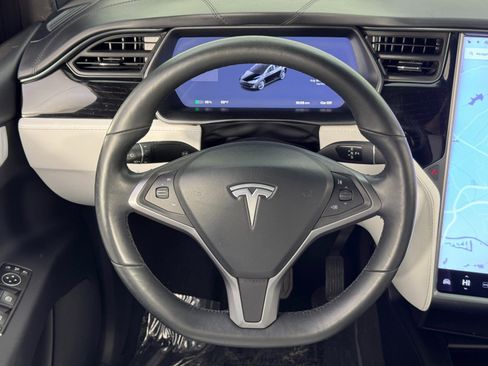Used 2019 Tesla Model X Long Range image 18