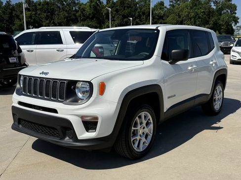 Used 2023 Jeep Renegade Latitude AWD/4WD image 8
