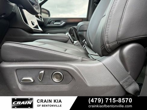 Used 2026 GMC Yukon Denali w/ Sun & Power Step Package AWD/4WD image 7