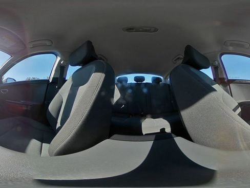 Used 2025 Kia K4 LXS image 45