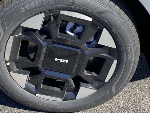 New 2026 Kia Carnival EX FWD image 6