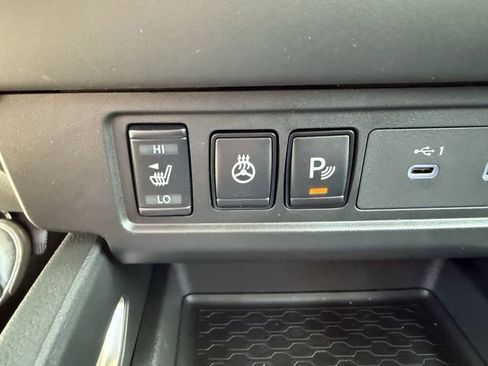 New 2025 Nissan Frontier SV w/ SV Convenience Package RWD image 8