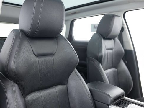 Used 2017 Land Rover Range Rover Evoque SE image 26