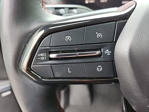 Used 2024 Chevrolet Traverse RS AWD/4WD image 17