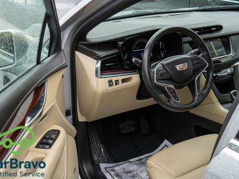 Used 2018 Cadillac XT5 Premium Luxury FWD image 12