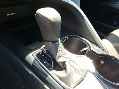 Used 2019 Toyota Camry LE FWD image 15