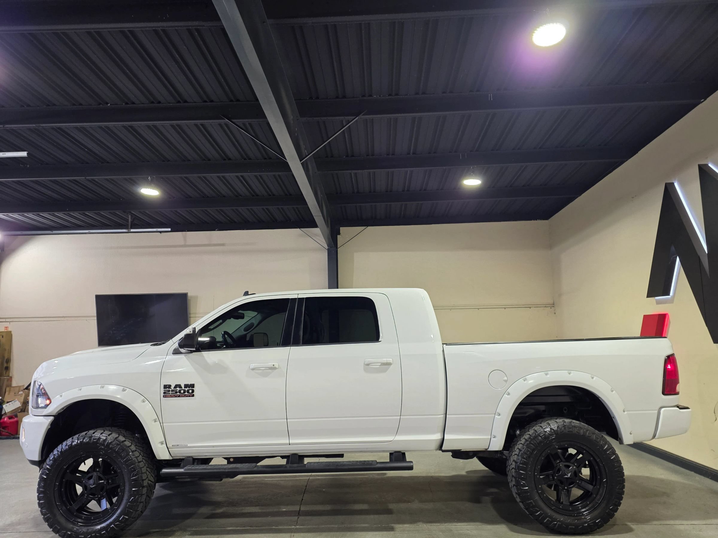 Used 2017 RAM 2500 Big Horn w/ Sport Appearance Group AWD/4WD image 5