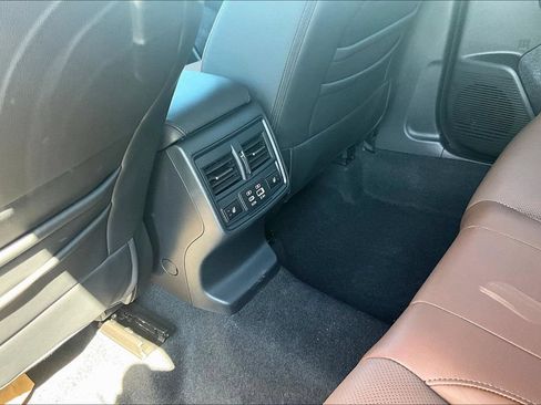Used 2026 Subaru Outback Touring XT AWD/4WD image 10