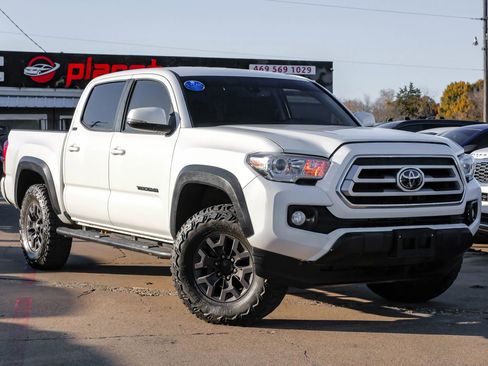 Used 2021 Toyota Tacoma SR5 w/ Trail Edition image 8