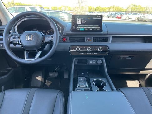 Certified 2025 Honda Pilot EX-L image 13