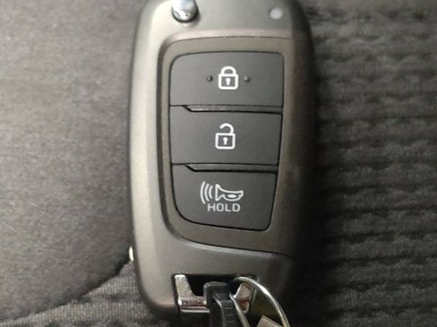 Used 2020 Hyundai Santa Fe SE FWD image 32