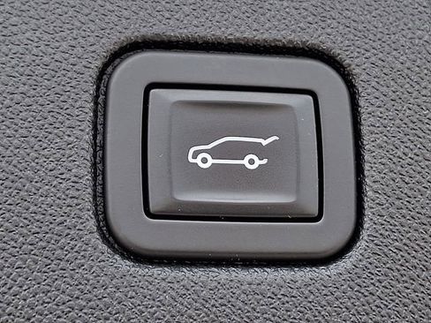 Used 2019 Chevrolet Equinox LT image 30