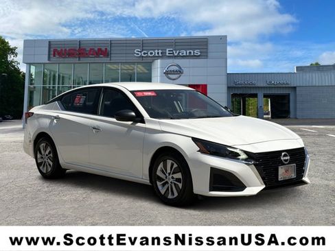 Certified 2025 Nissan Altima 2.5 S FWD image 1