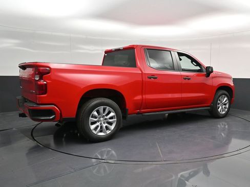 Used 2022 Chevrolet Silverado 1500 Custom image 3