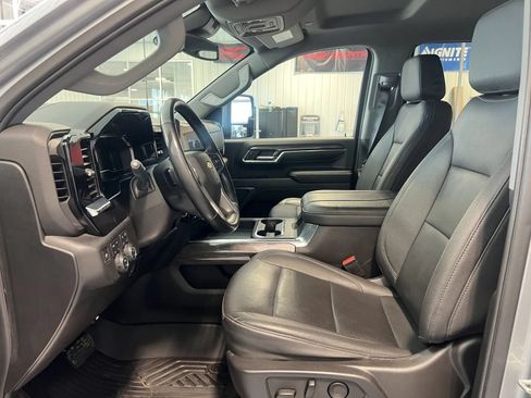 Used 2024 Chevrolet Silverado 2500 LTZ AWD/4WD image 11
