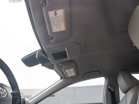 Used 2023 Toyota Camry SE image 17