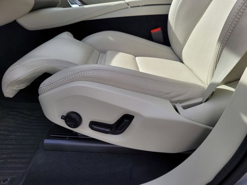 Certified 2025 Volvo XC90 T8 Ultra image 10