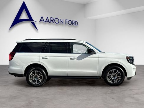 New 2026 Ford Expedition Active image 6