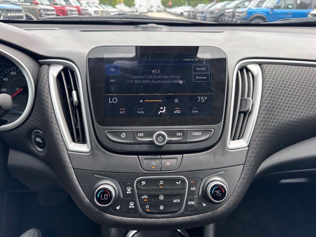 Used 2025 Chevrolet Malibu LT FWD image 12