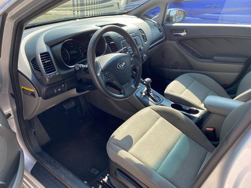 Used 2015 Kia Forte LX FWD image 3